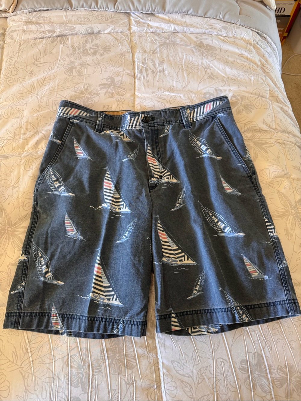 Izod Navy Sailboat-Print Flat Front Shorts